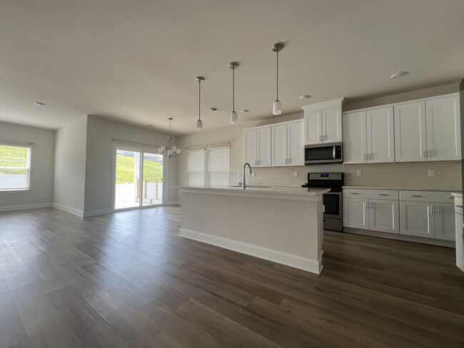 Photo - 1095 Holland Ridge Way