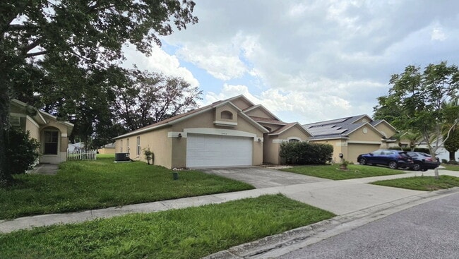 Building Photo - 13912 Valleybrooke Ln