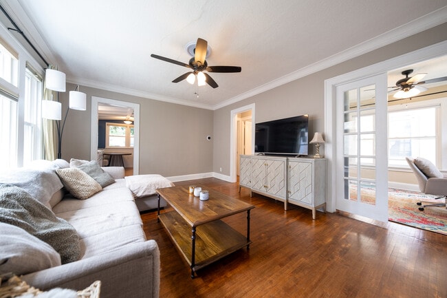 Photo - 2916 Johnson St NE