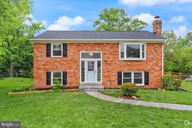 Building Photo - 4010 Mapleton Dr Rental