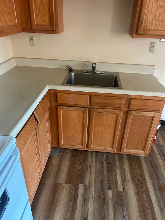 Photo - Spacious 1 Bedroom Apartment Unit 1-2E