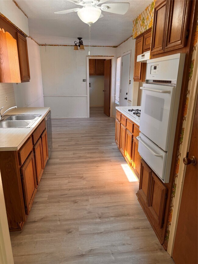 Photo - 3400 Coachman Dr