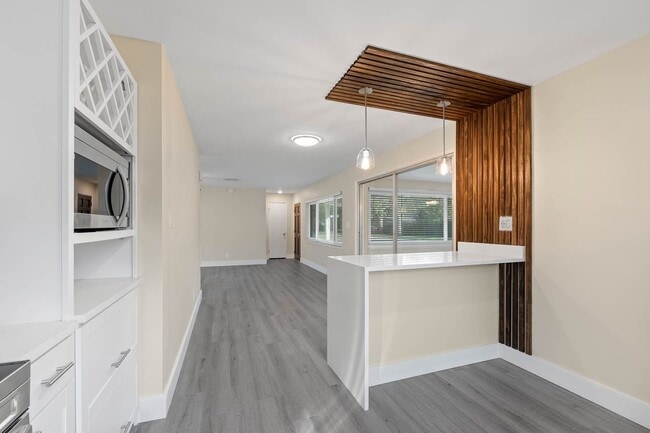 Photo - Mid-Century  3 bed/ 2 bath rental home with a huge bonus room