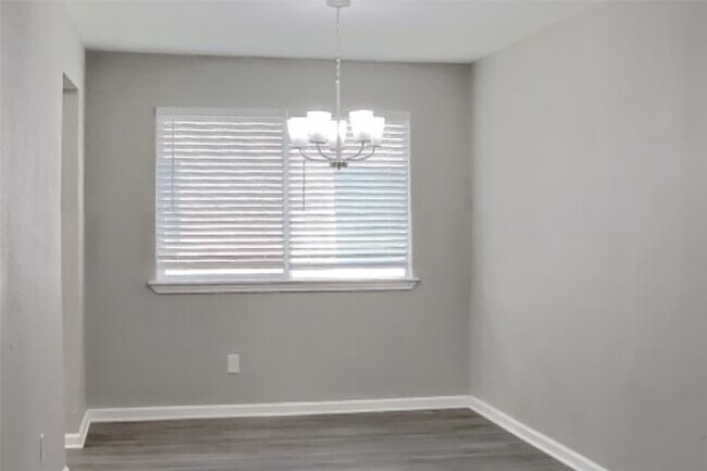 Building Photo - 10210 Rippling Fields Dr