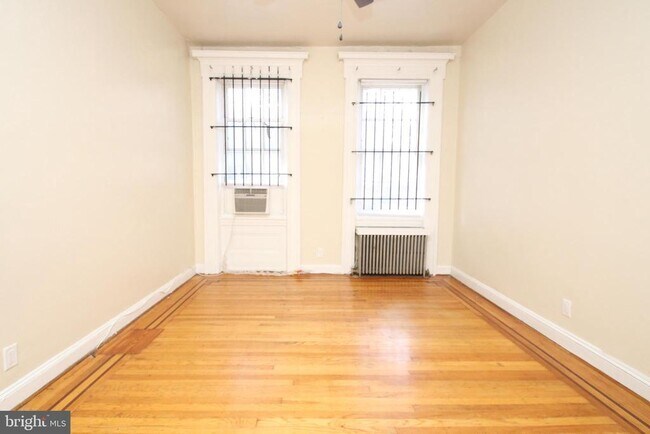 Building Photo - 1616 Pine St