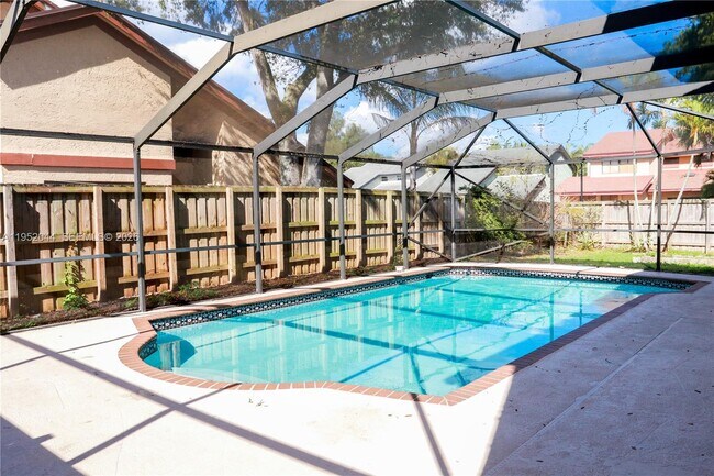 Photo - 8320 SW 39th Ct