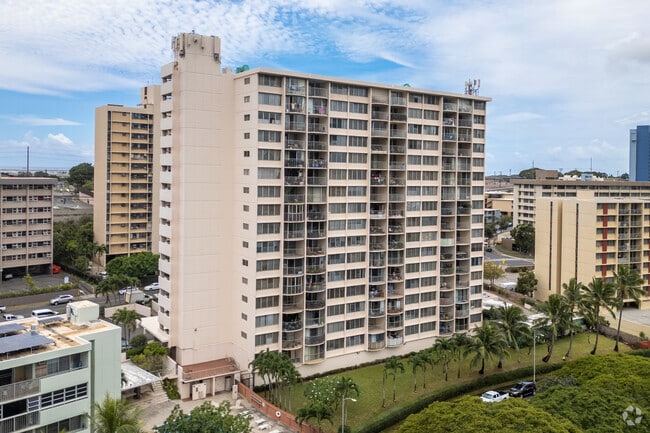 Photo - Lakeshore Tower