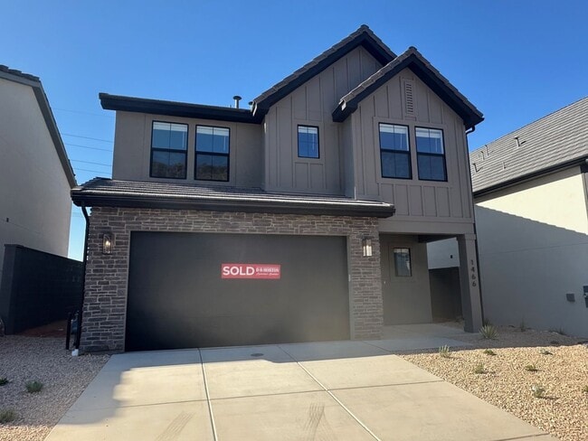 Building Photo - BRAND NEW Long Valley Home