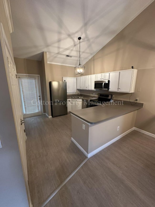 Photo - 207 Hibiscus Way