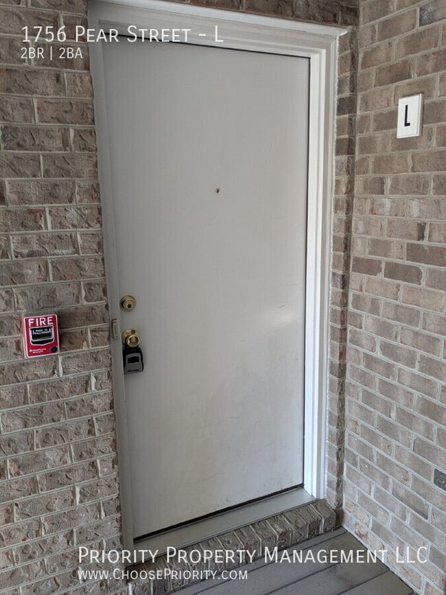 Photo - 1756 Pear St Unidad L