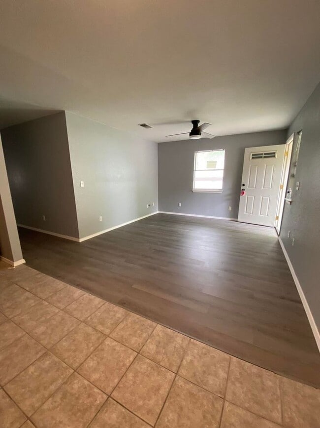 Photo - Madill OK Triplex 3/2 Unidad B