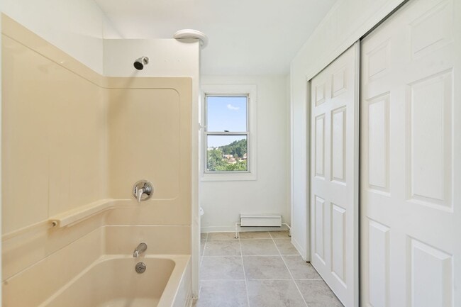 Photo - 2 bed 1 bath - newly updated, convenient location, washer/dryer/dishwasher