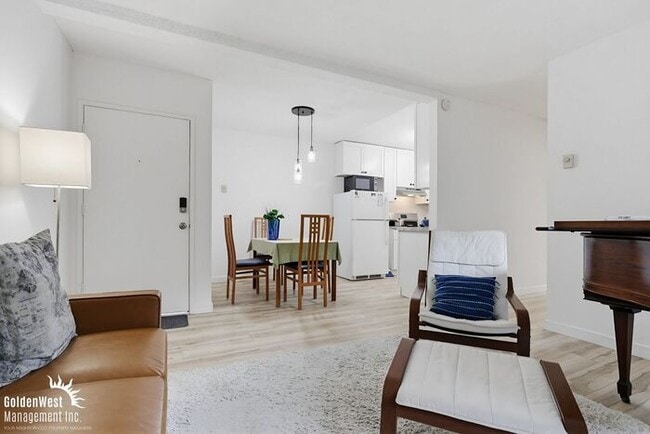 Photo - Charming 2Bdm 2Ba Apartment in the Heart of Hillcrest!