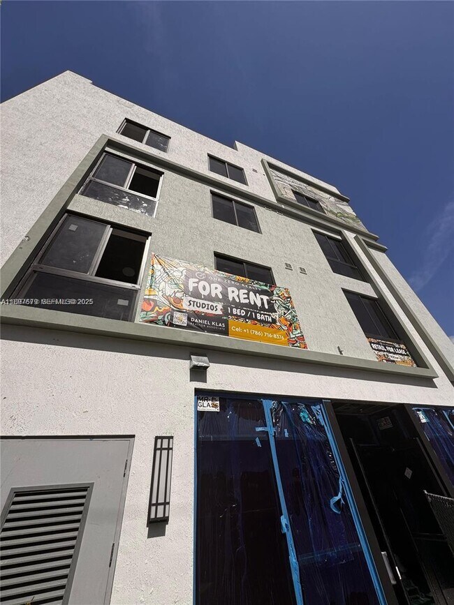 Photo - 3422 NW 5th Ave Unit 404