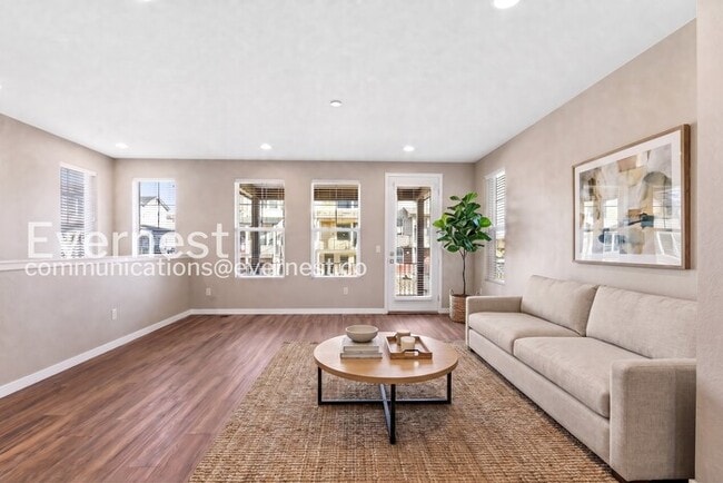 8970 Southurst St
