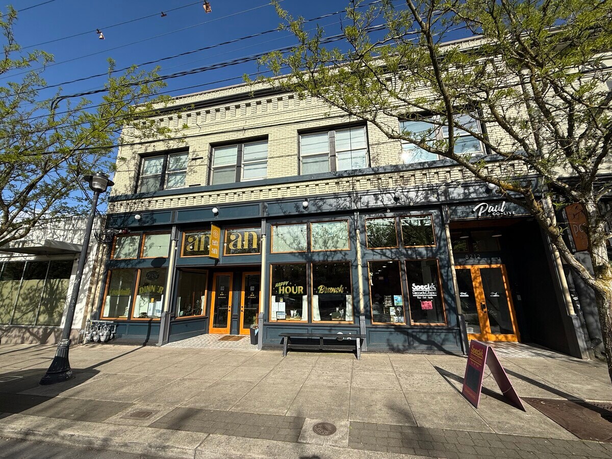 Photo - Paul Co-Live