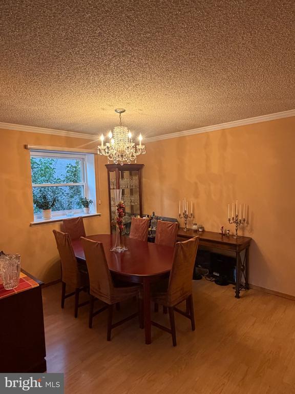 Photo - 850 Welton St