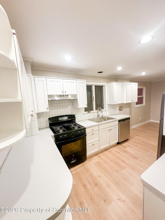 Photo - 833 George St