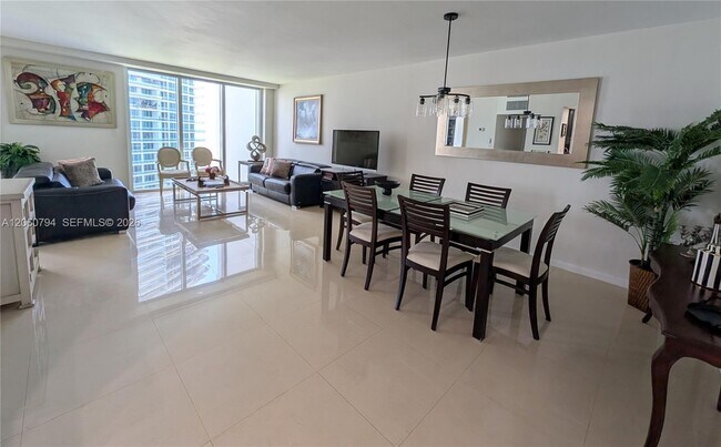 10275 Collins Ave Unit 1106