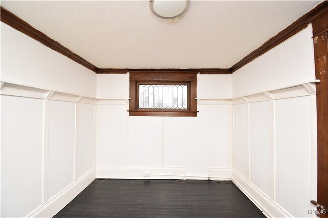 Building Photo - 317 Clay St Rental