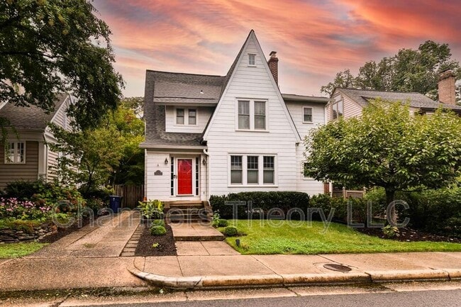 Building Photo - 209 W Myrtle St