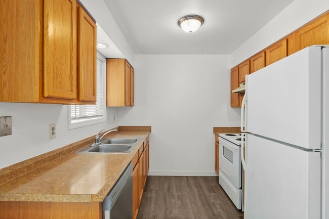 Photo - Updated 2 Bedroom, 1 Bathroom Duplex in the Heart of North Portland