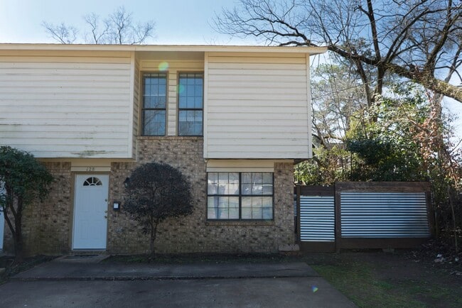 Photo - 128 Hayter St