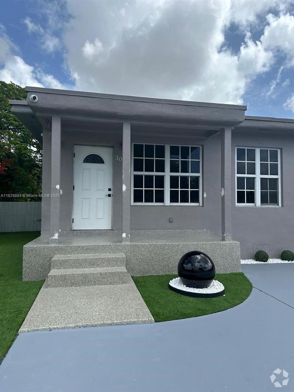 Building Photo - 3095 W Flagler St Rental