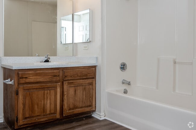 1BR,1BA-733sft