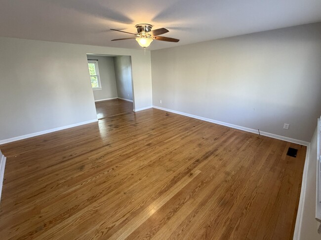 Photo - 207 Beecher St