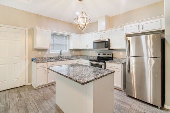 Photo - 1813 Stauffer Street, 3