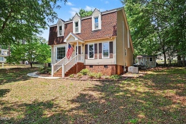 Photo - 302 Hutchins Dr