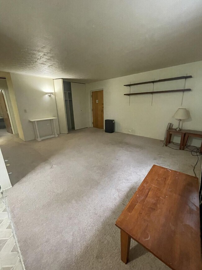 526 Linden St