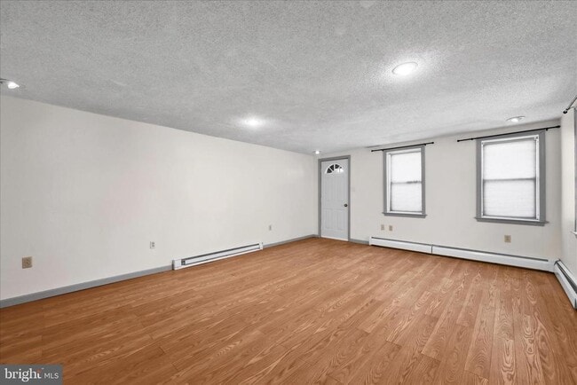 Photo - 430 E Main St