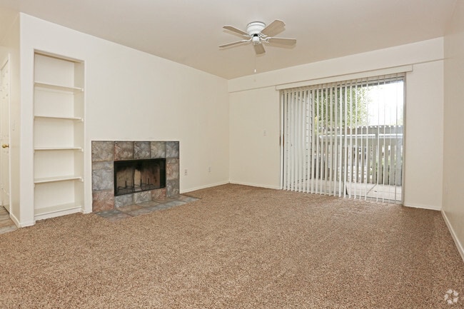 1BR, 1BA - 740 SF