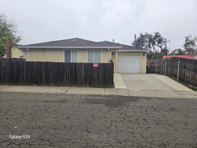 Photo - 3131 Scotland Dr