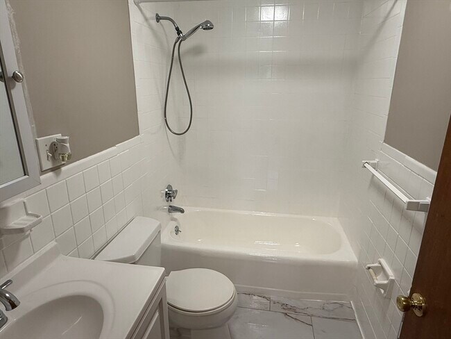 Photo - 255 Elm St Unit 204