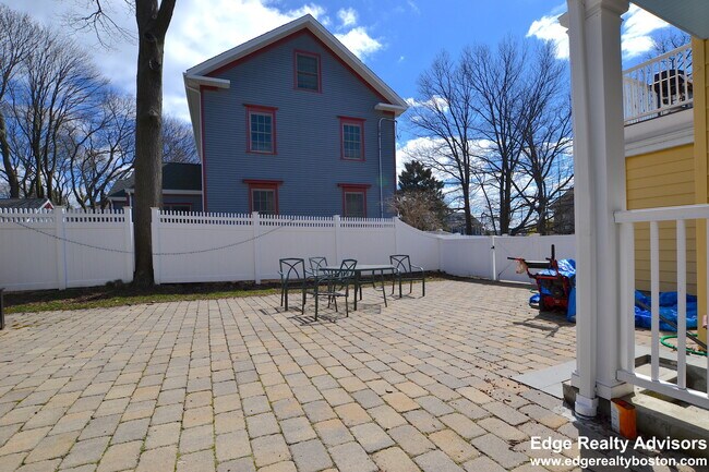 Photo - 92 Fayette St Unidad 1