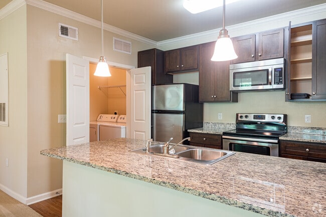 Oak- 1BR, 1BA
