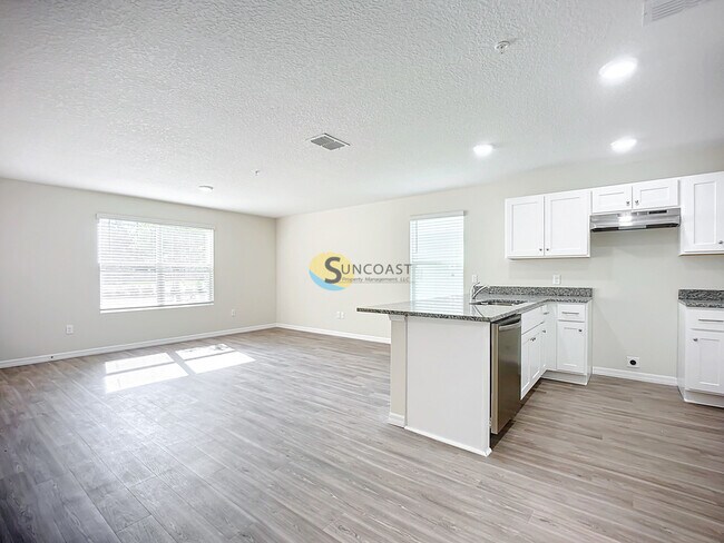 Photo - Get Your First Full Month Free for a Limit...