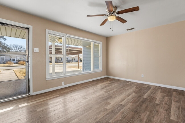 Photo - 3714 25th St