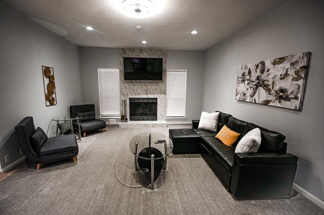Building Photo - 1535 Potomac Dr Unit B Rental