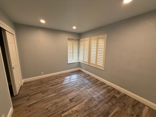 Photo - 4231 Edison Ave