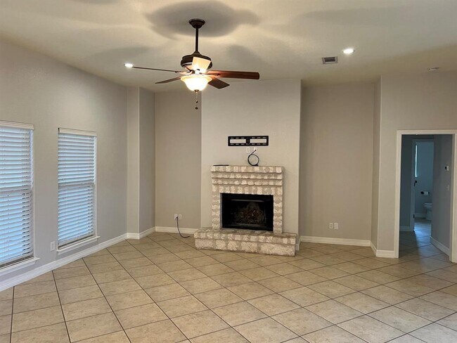 Photo - 503 Woodland Park Dr