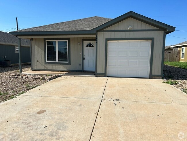 Building Photo - Cute 3 Bedroom 2 Bath Home!