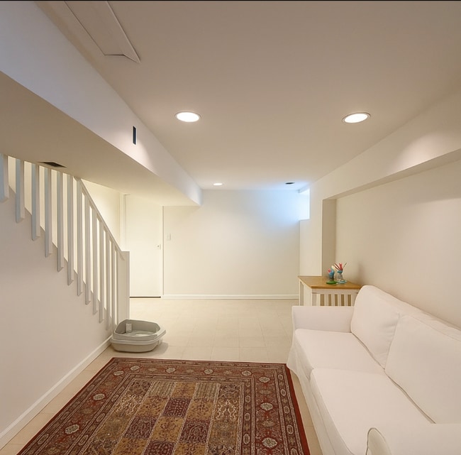 Photo - 34 Nesaquake Ave