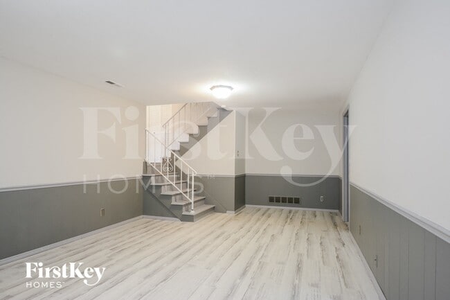 801 Boleyn Pl