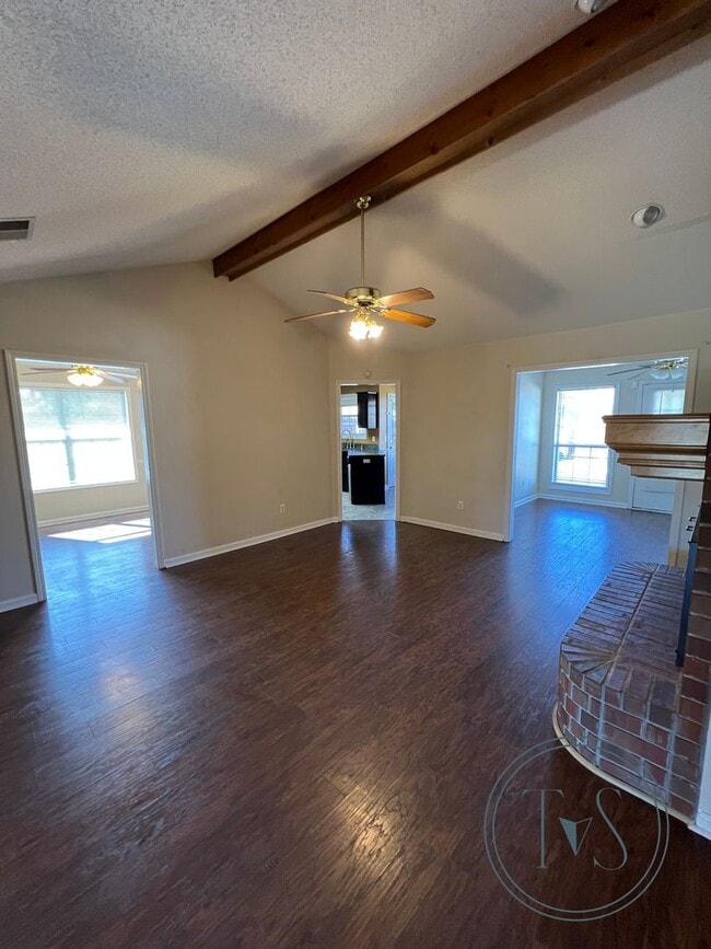 Photo - 2020 Weybridge Ct