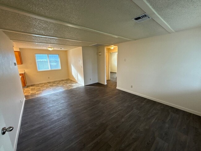 Photo - 411 E 3rd St