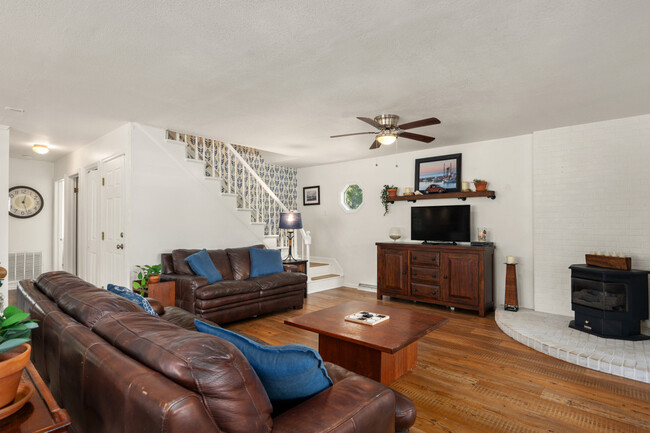 Building Photo - 50204 Snug Harbor Dr Rental